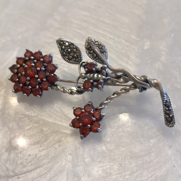 Flower Brooch - Picture 6 of 7